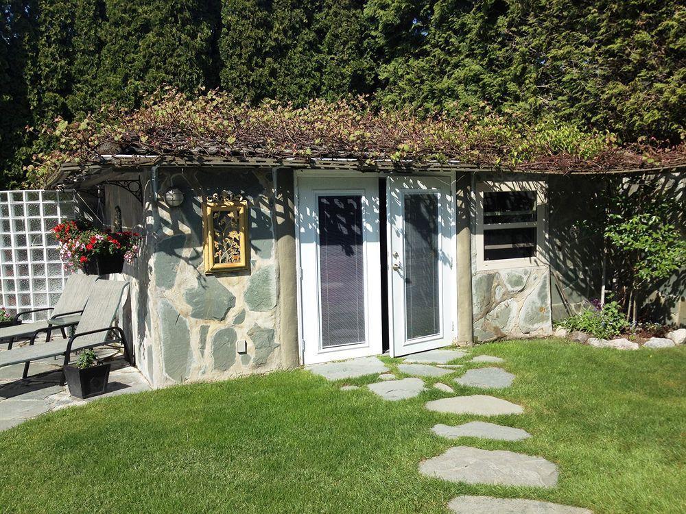 The Stone Hedge Bed And Breakfast Richmond Bagian luar foto