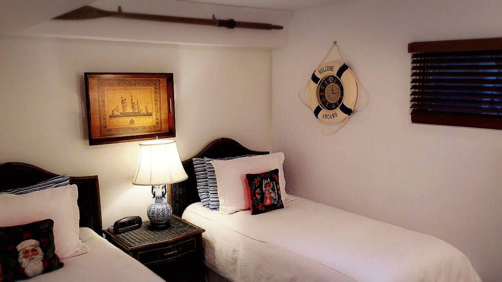 The Stone Hedge Bed And Breakfast Richmond Bagian luar foto