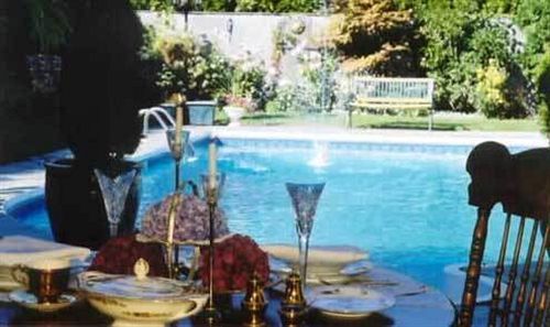 The Stone Hedge Bed And Breakfast Richmond Bagian luar foto