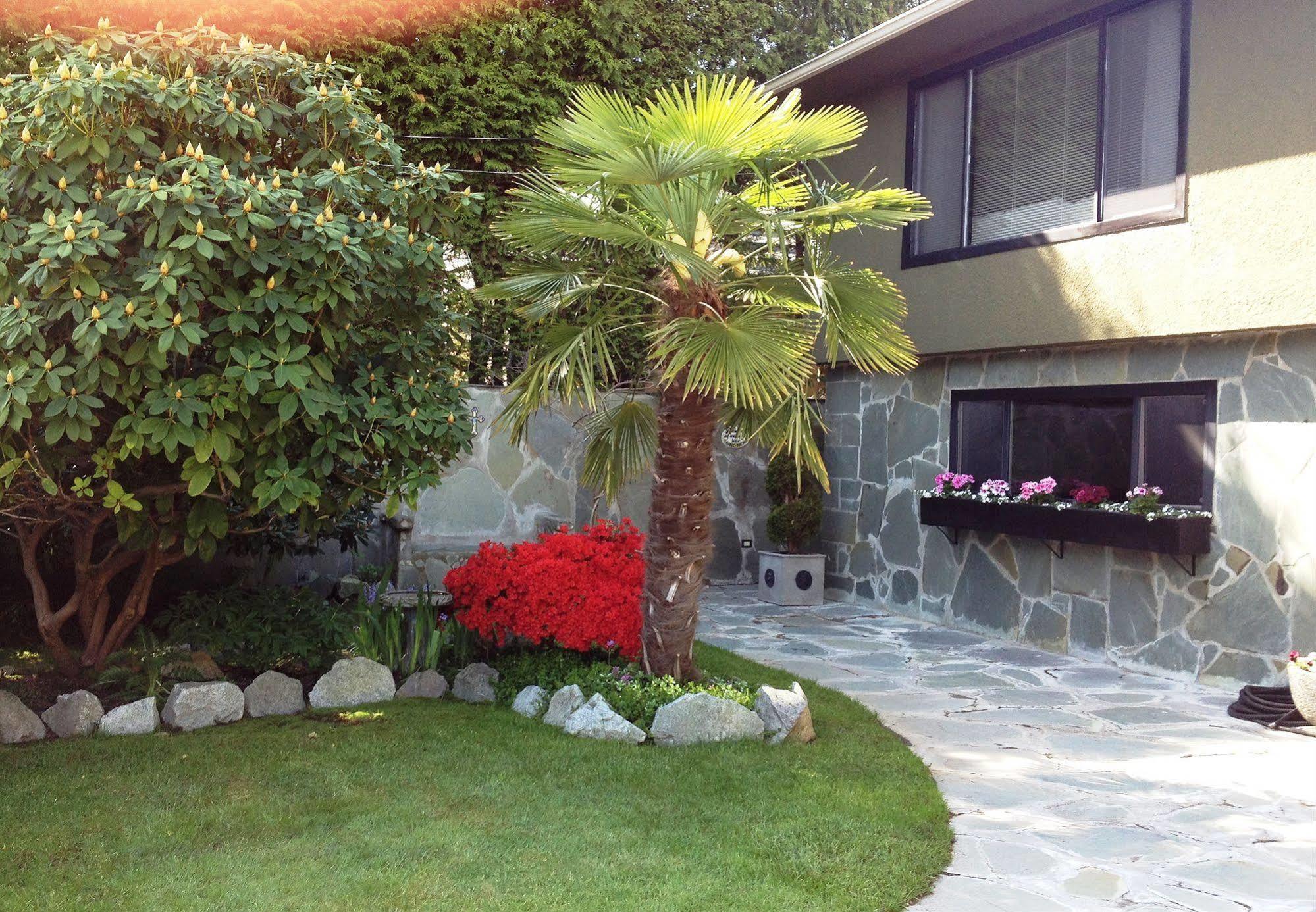 The Stone Hedge Bed And Breakfast Richmond Bagian luar foto