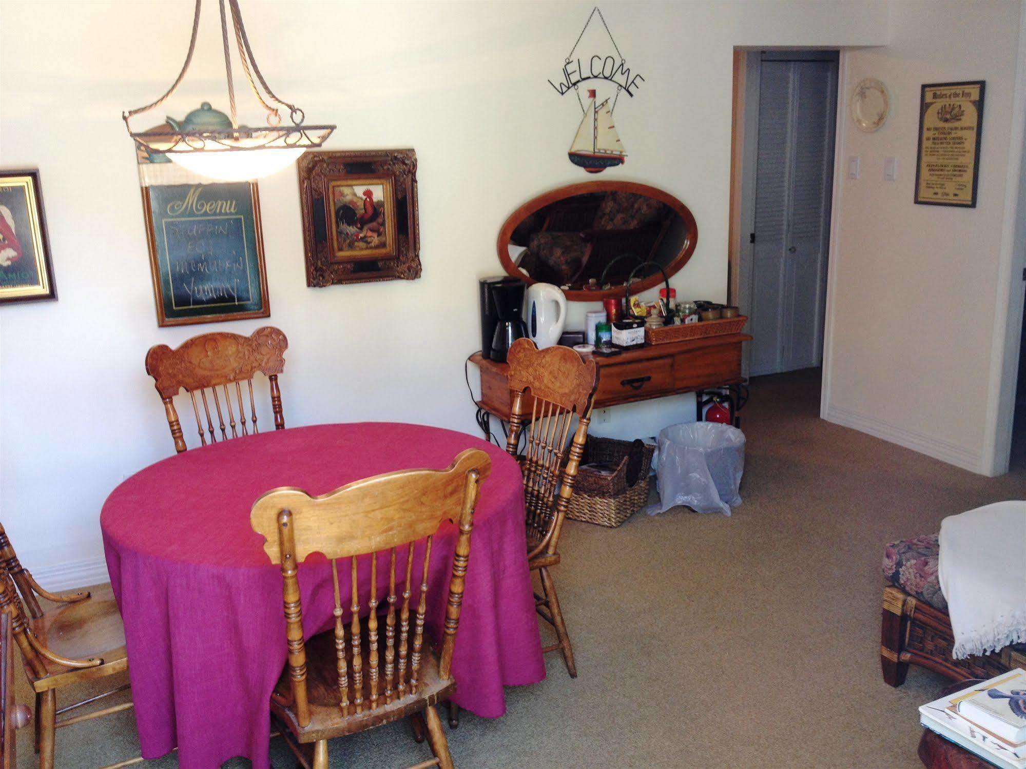 The Stone Hedge Bed And Breakfast Richmond Bagian luar foto
