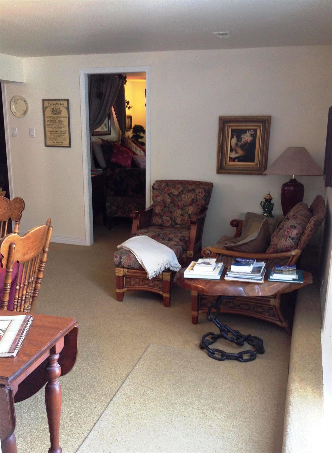 The Stone Hedge Bed And Breakfast Richmond Bagian luar foto