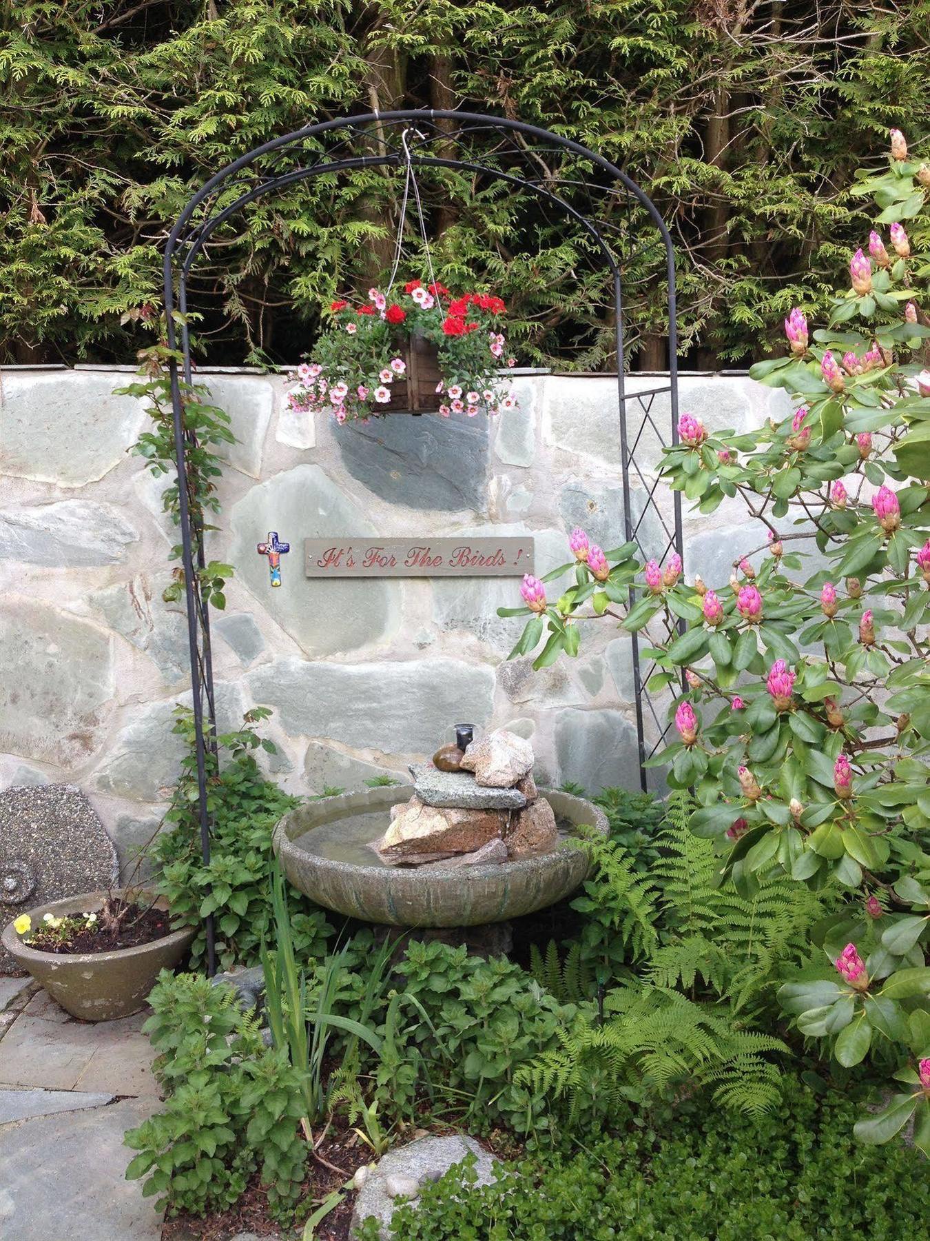 The Stone Hedge Bed And Breakfast Richmond Bagian luar foto